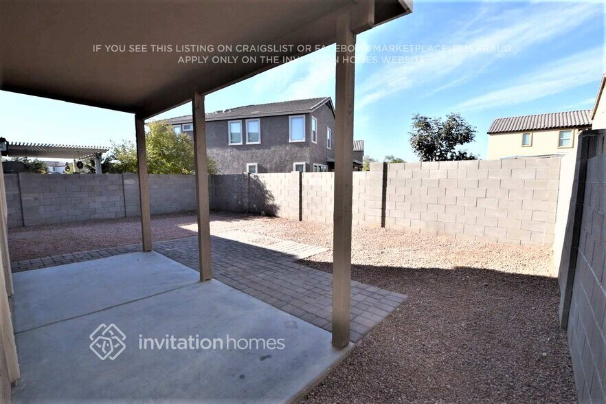 Building Photo - 1344 E Palomino Way