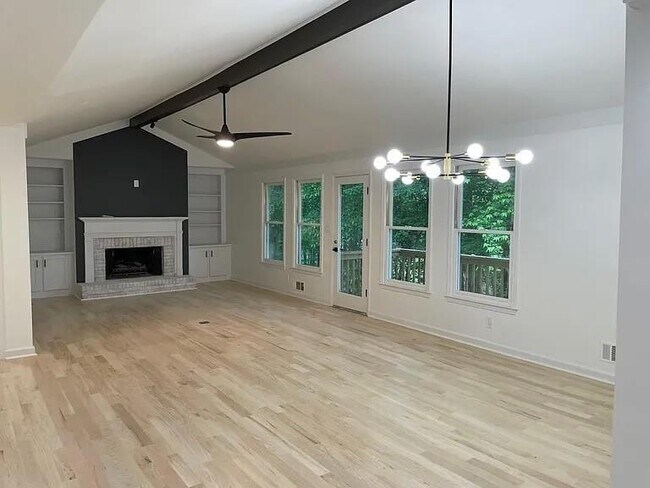 Building Photo - 160 Boxelder Ln