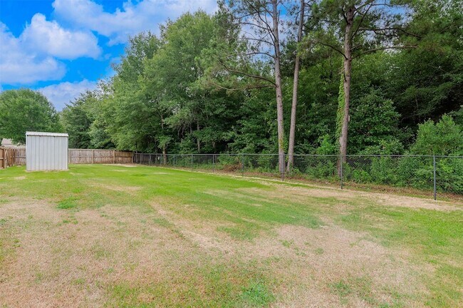 Building Photo - 133 Lone Oak Dr