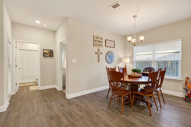 Building Photo - 8009 Crawford Dr