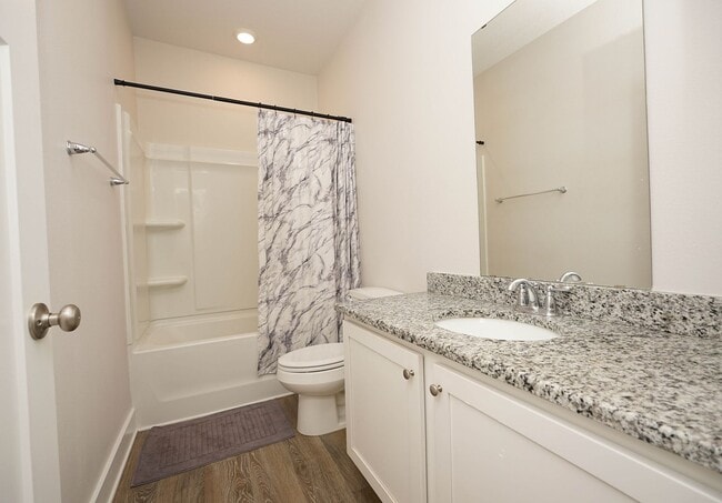 Building Photo - Spacious 5-Bedroom Home in Desirable Crest...