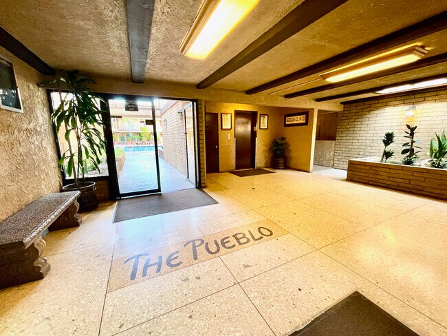Building Photo - 2501 W Redondo Beach Blvd