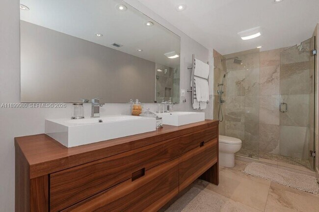 Building Photo - 2301 Collins Ave