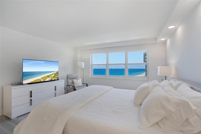 Building Photo - 5100 N Ocean Blvd