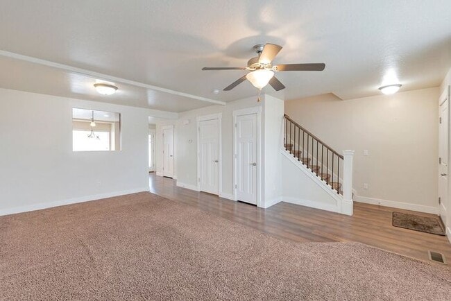 Building Photo - Gorgeous Provo Townhome