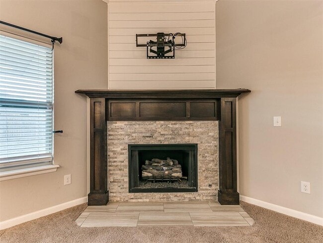 Building Photo - 1751 Huntington Ct