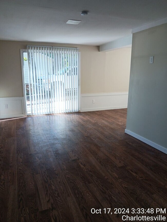 Building Photo - Spacious 5-Bedroom 2 Bath  Home in Historic Downtown Charlottesville