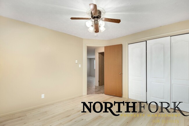 Building Photo - Remodeled Walking Distance to NNU - Landsc...