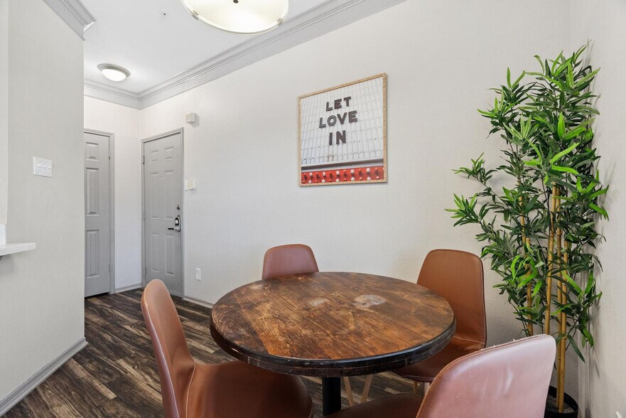 Building Photo - 12100 Metric Blvd