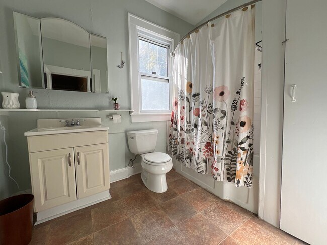 Building Photo - Maryland721