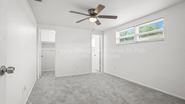 Building Photo - 613 Lyndhurst St