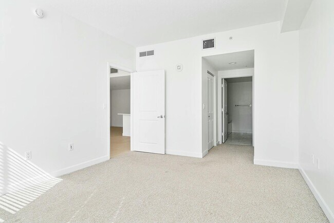 Building Photo - 480 Hibiscus St