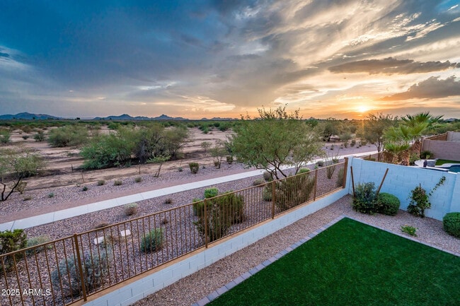 Building Photo - 6615 E Libby St