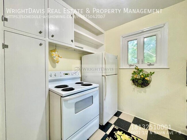 Building Photo - 6601 1/2 N Navin Ave-B