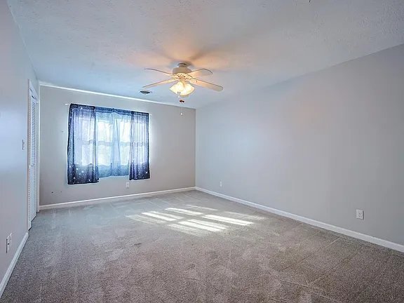 Building Photo - 718 Juniper Dr