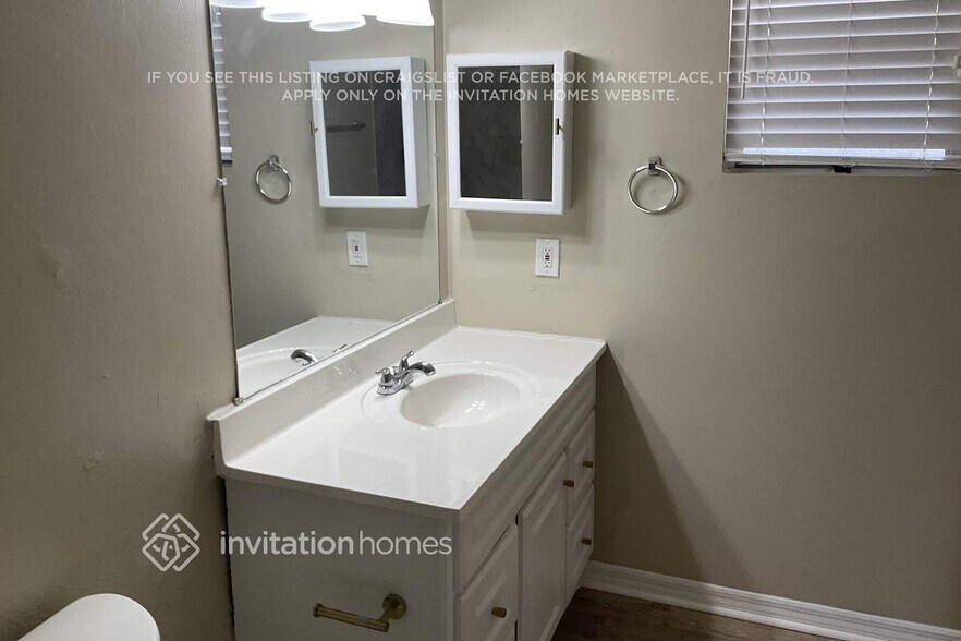 Building Photo - 6405 Regatta Ct