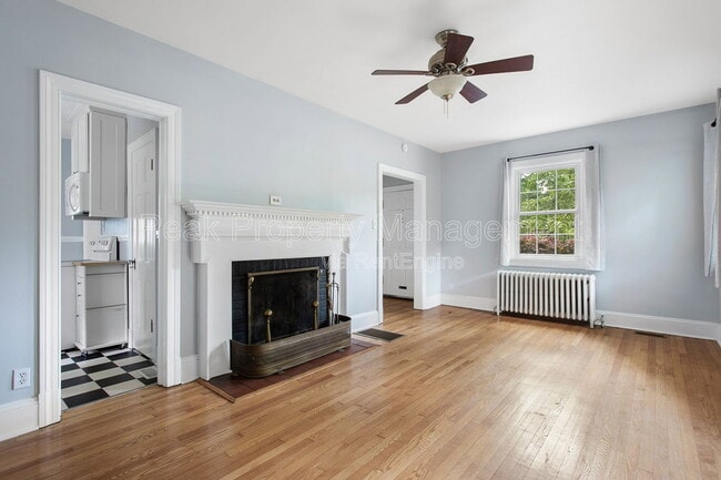 Building Photo - 1500 Cedar Ln