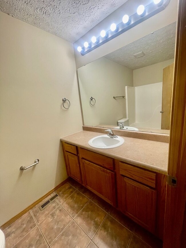 Building Photo - 6008 N 8th Ave