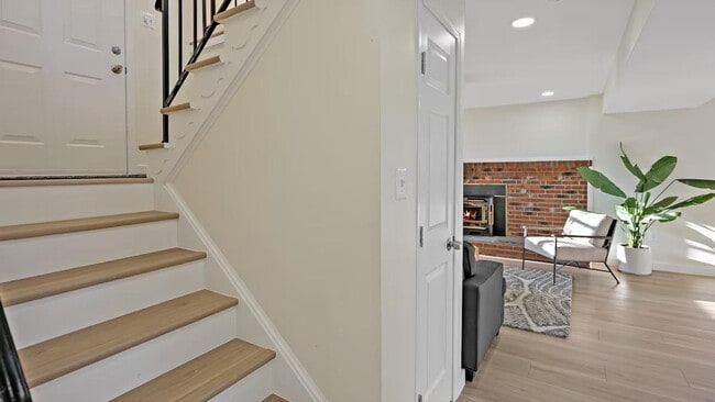 Building Photo - 228 Maryland Park Dr