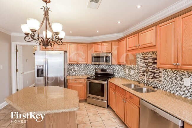 Building Photo - 10258 Spruce Grove Ln