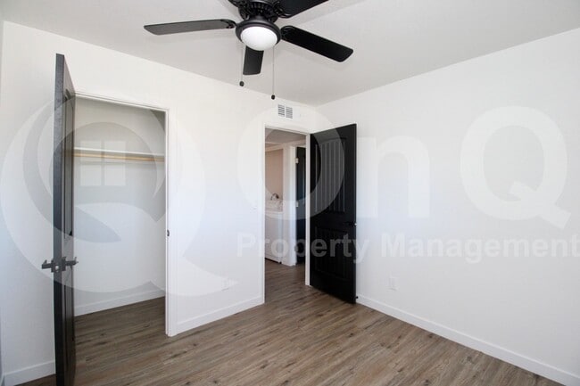 Building Photo - 745 W McMurray Blvd