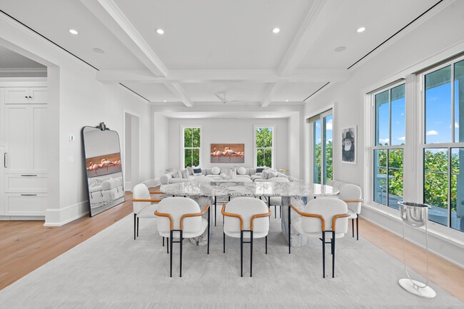 Building Photo - 5525 Jimmy Buffett Mem Hwy