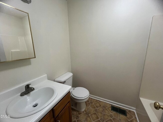Building Photo - 500 Chinaberry Ln