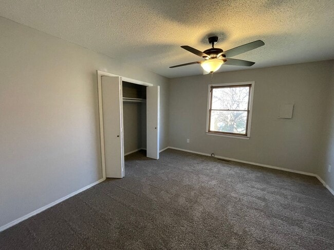 Building Photo - 3413 E Avalon Dr