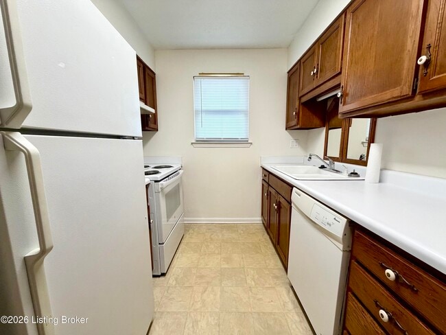 Building Photo - 710 Victoria Ct
