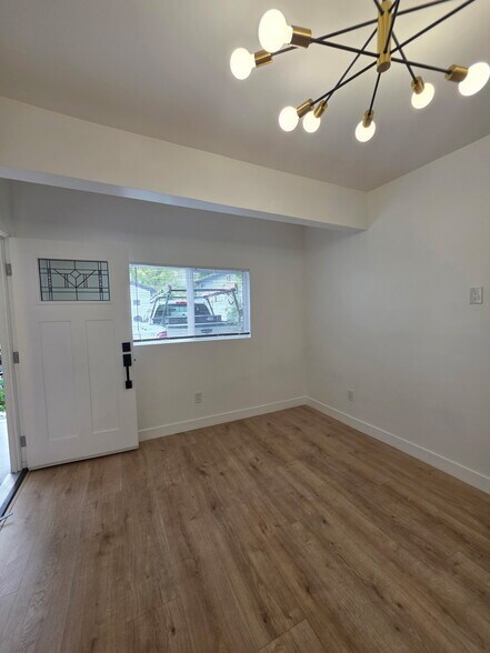 Building Photo - 1810 Verdugo Vista Dr