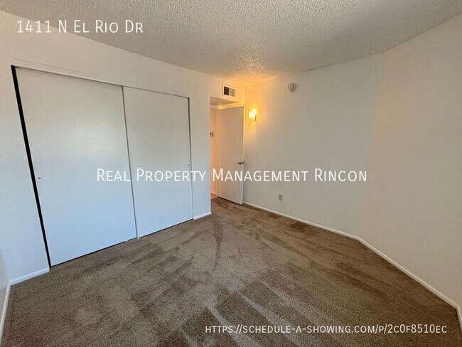 Building Photo - 1411 N El Rio Dr