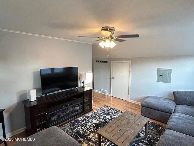 Building Photo - 1515 7th Ave