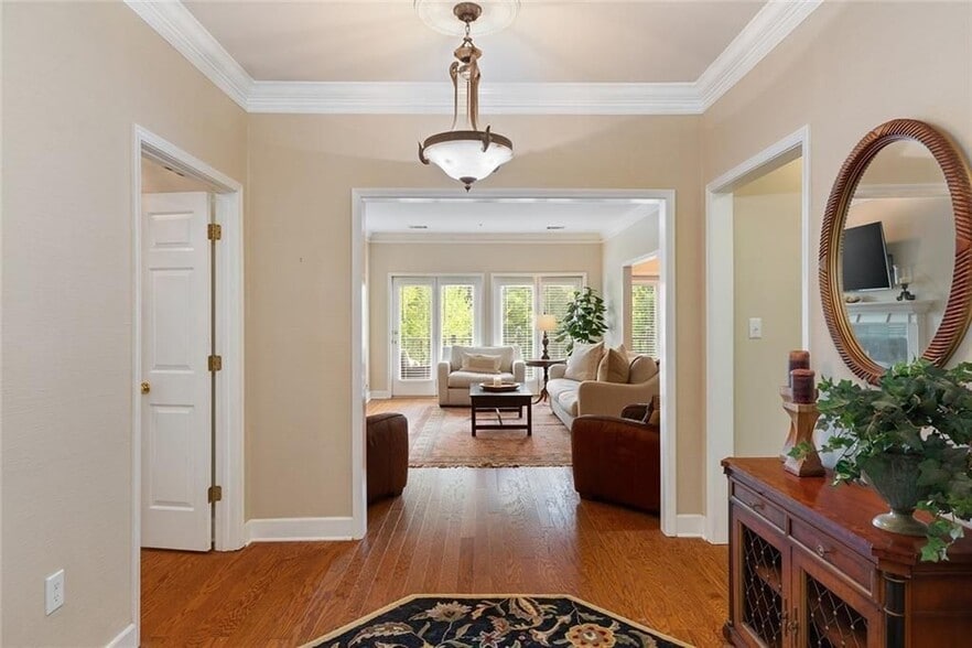 Building Photo - 28317 Plantation Dr NE