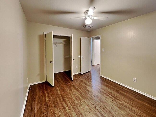 Building Photo - 3510 Avalon Castle Dr