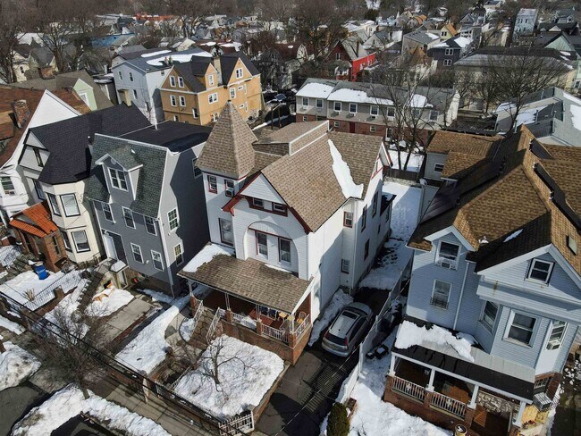 Building Photo - 181-183-183 N 6th St