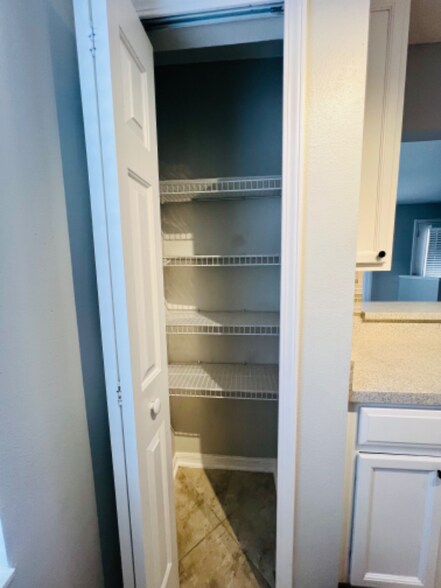 Building Photo - 3857 Island Way