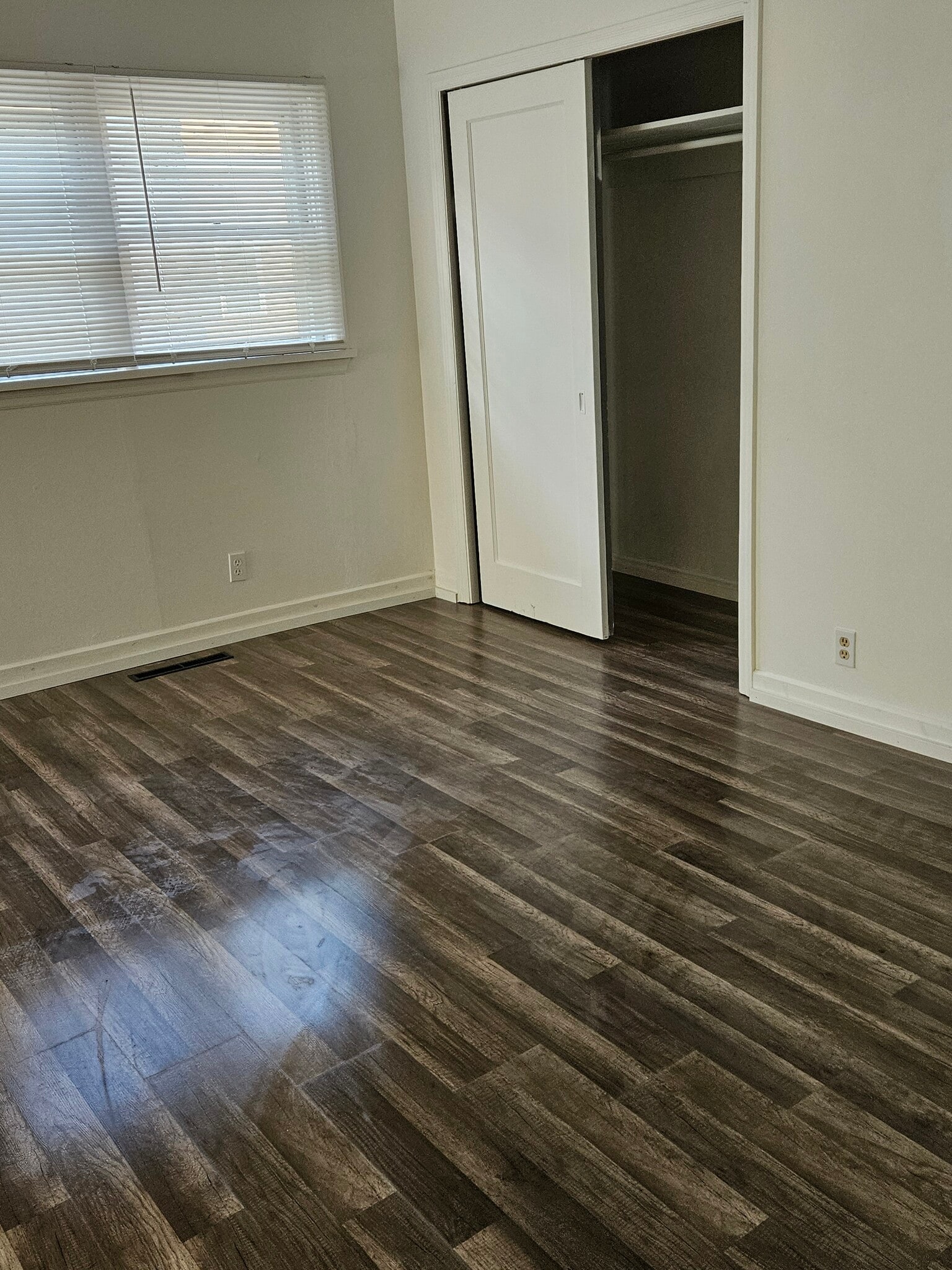 Building Photo - 1037 2nd St