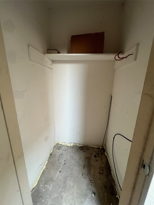 Building Photo - 3837 Tanglewilde St