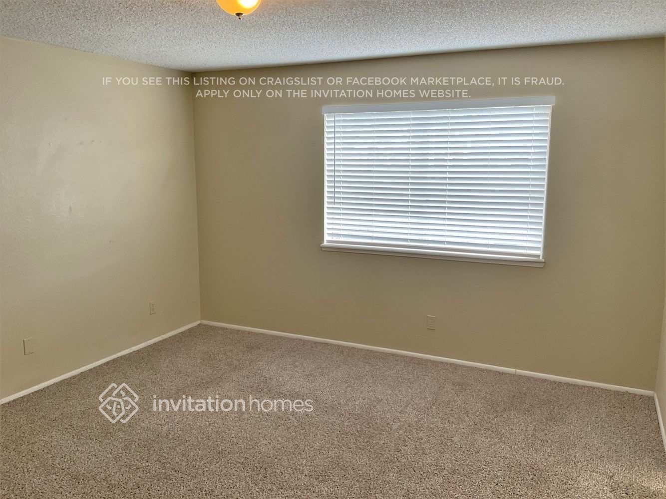 Building Photo - 1515 W Yukon Dr