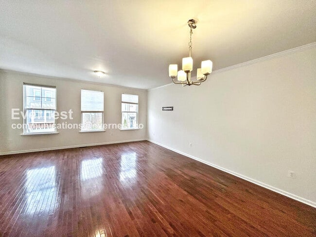 Building Photo - 43 Shepherds Hook Way