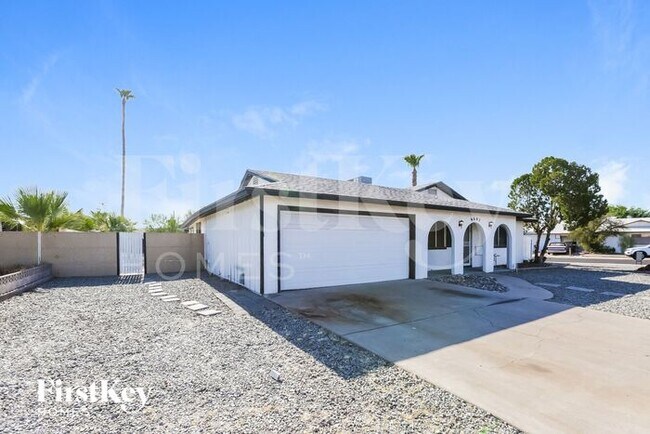 Building Photo - 9605 N 43rd Ln