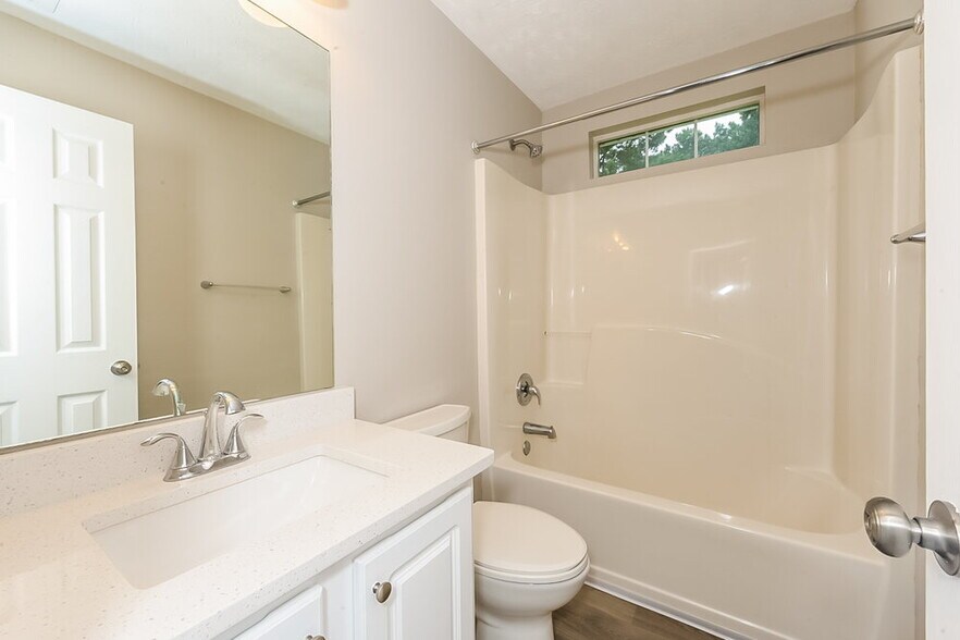 Building Photo - 413 Grove Park Dr
