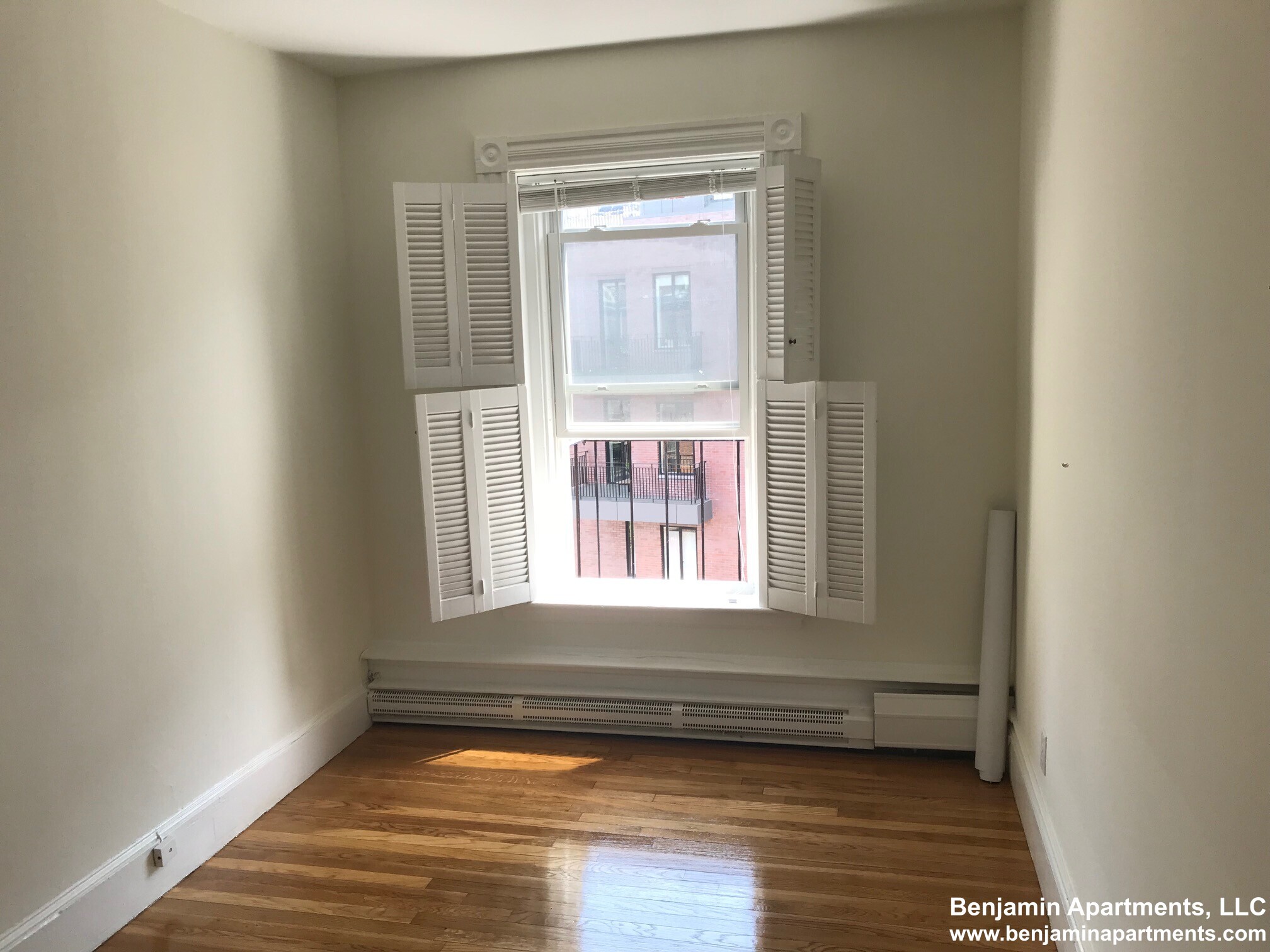Building Photo - 510 Beacon St