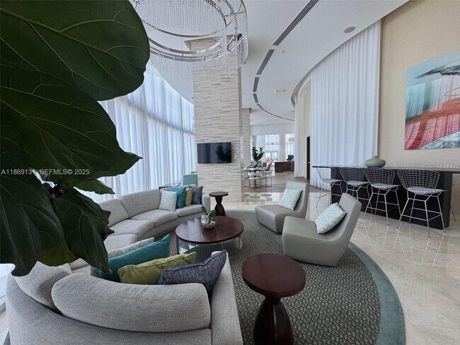 Building Photo - 15811 Collins Ave