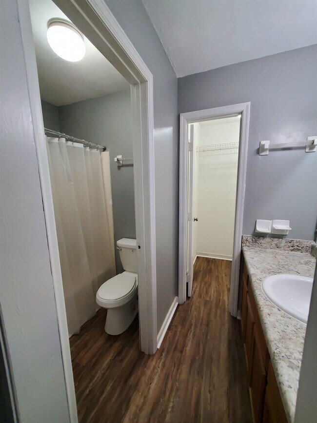 Building Photo - 2903 Woodrich Dr