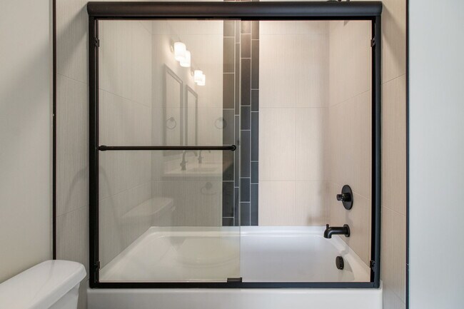 Building Photo - 160 Excell Rd