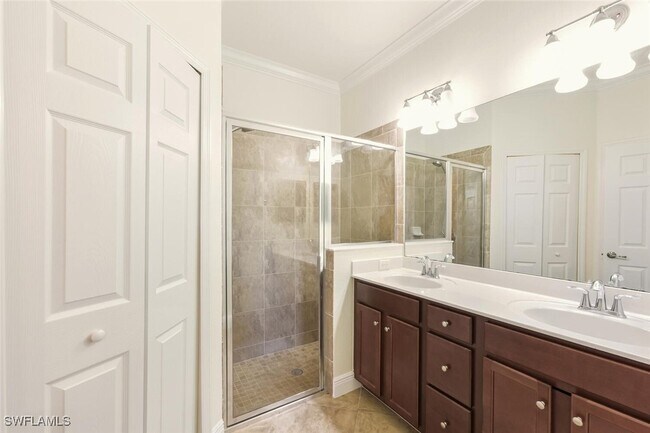 Building Photo - 2080 Wellington St