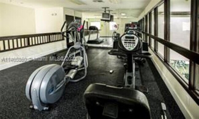 Building Photo - 10410 SW 157th Ct