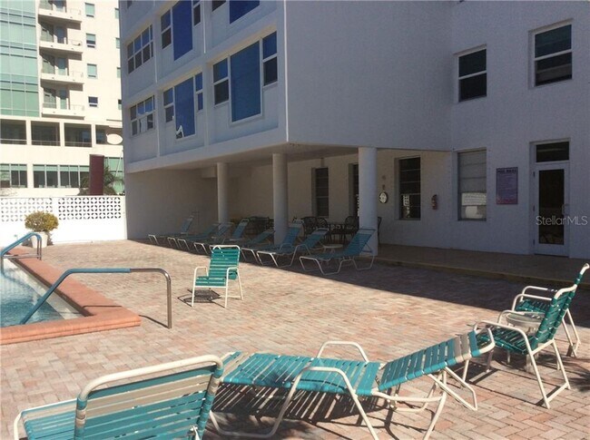Building Photo - 33 S Gulfstream Ave