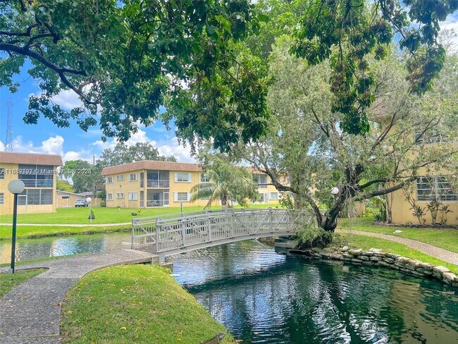 Primary Photo - 5140 SW 40th Ave